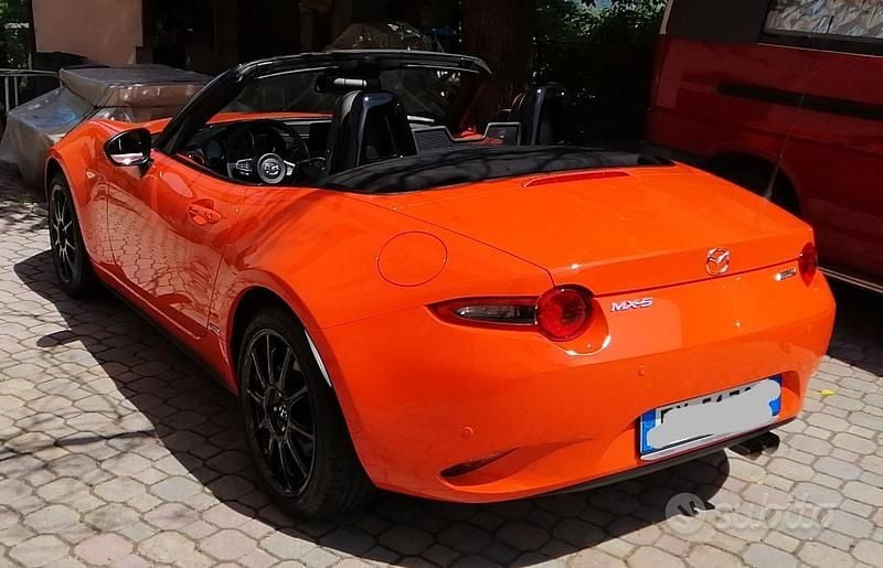 Usata Mazda MX5 184 CV (135 kW) 2019 Arancione Cabrio