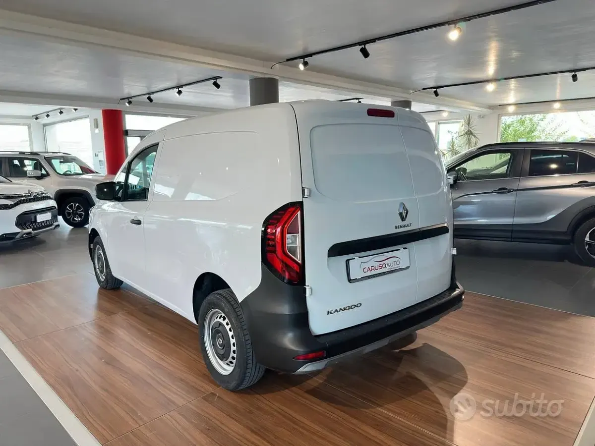 Usata Renault Kangoo Edition One 95 CV (69 kW) 2022 Bianco Monovolume