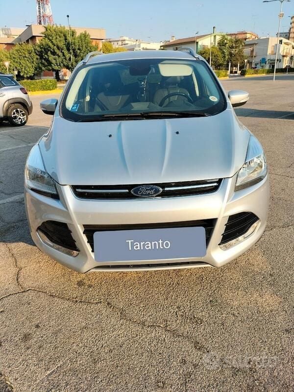 Grigio Usata 2016 Ford Kuga SUV | 9000 € (Super prezzo) - Immagine 1/3