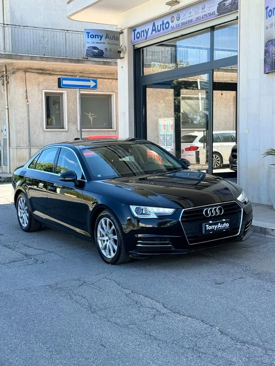Usata Audi A4 Business 122 CV (89 kW) 2017 Nero Berlina