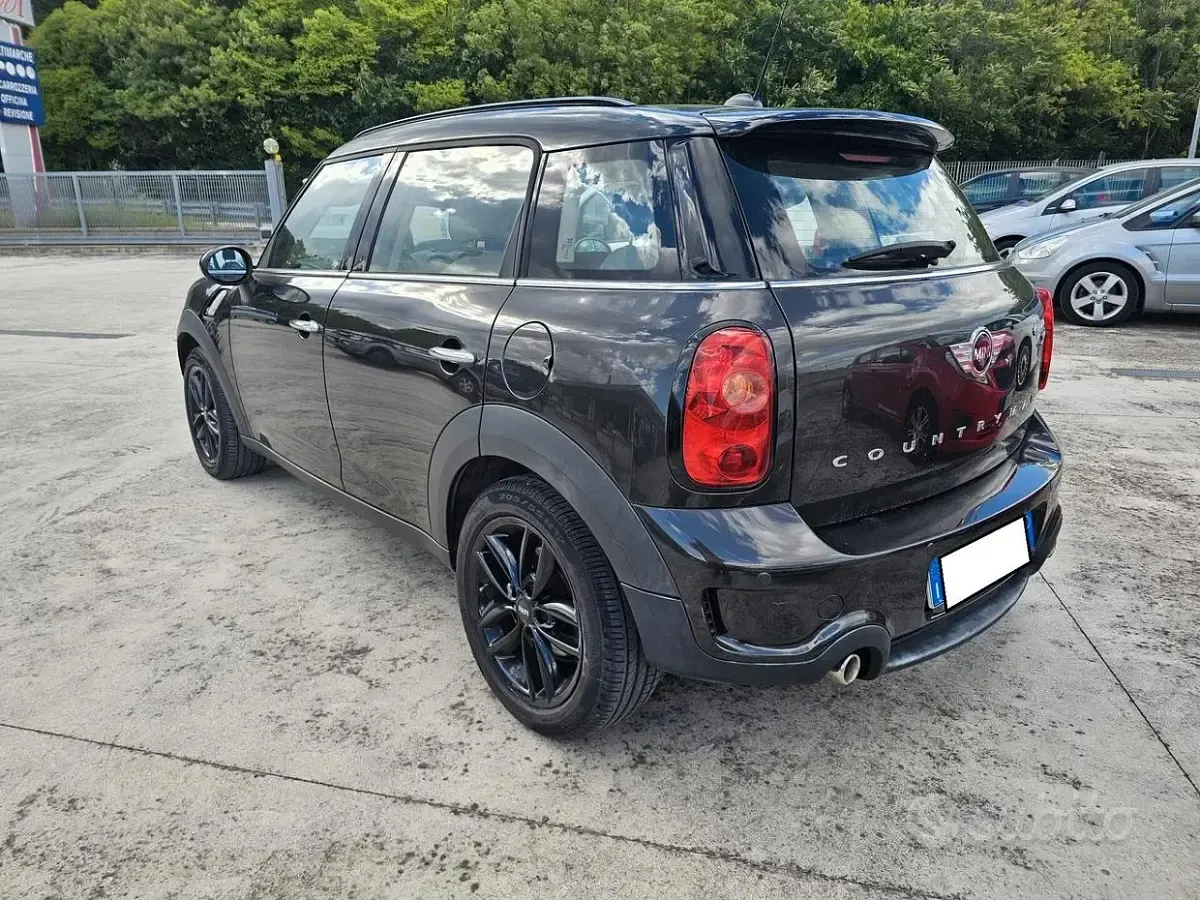 Usata Mini Cooper Countryman 143 CV (105 kW) 2017 Grigio SUV