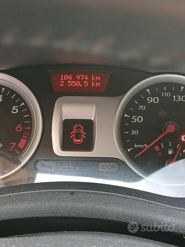 Usata 2009 Renault Clio II Tre volumi | 3000 € - Immagine 1/4