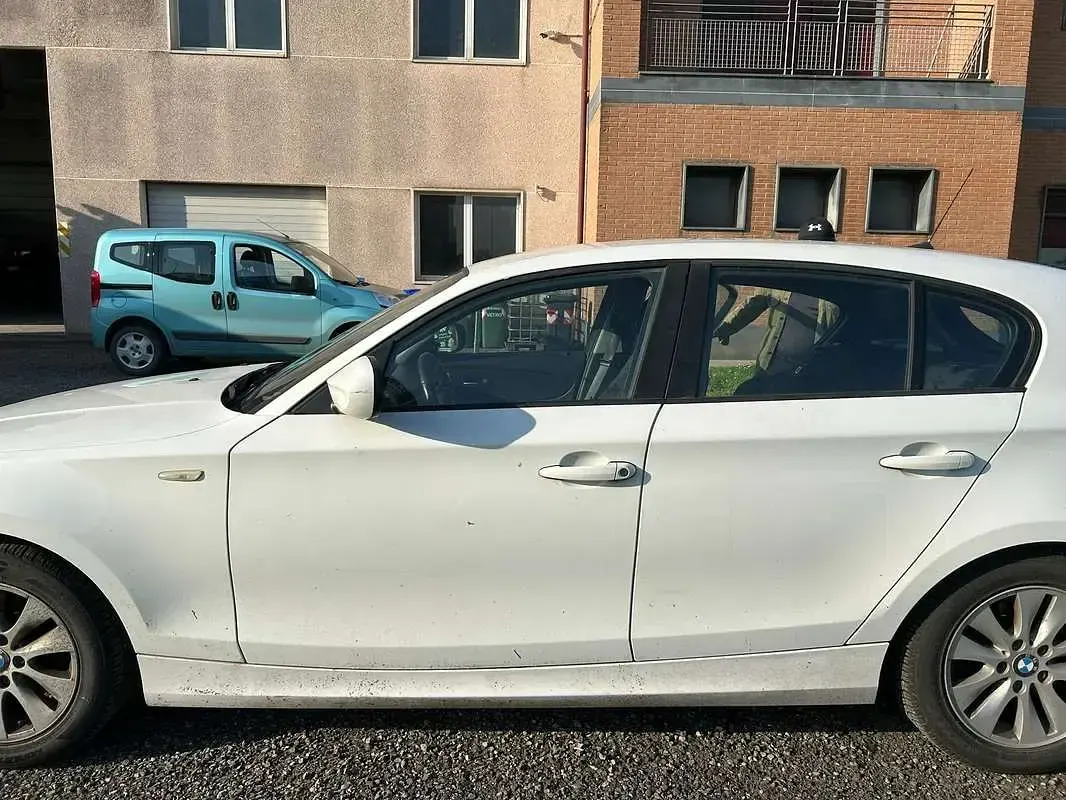 Usata BMW 116 116 CV (85 kW) 2010 Bianco Utilitaria