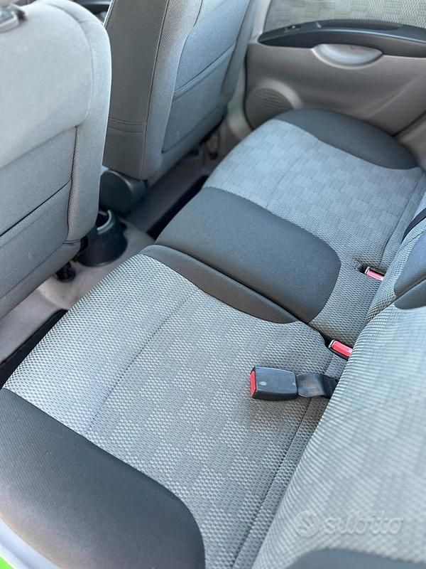 Usata Kia Picanto 64 CV (47 kW) 2005 Verde Utilitaria