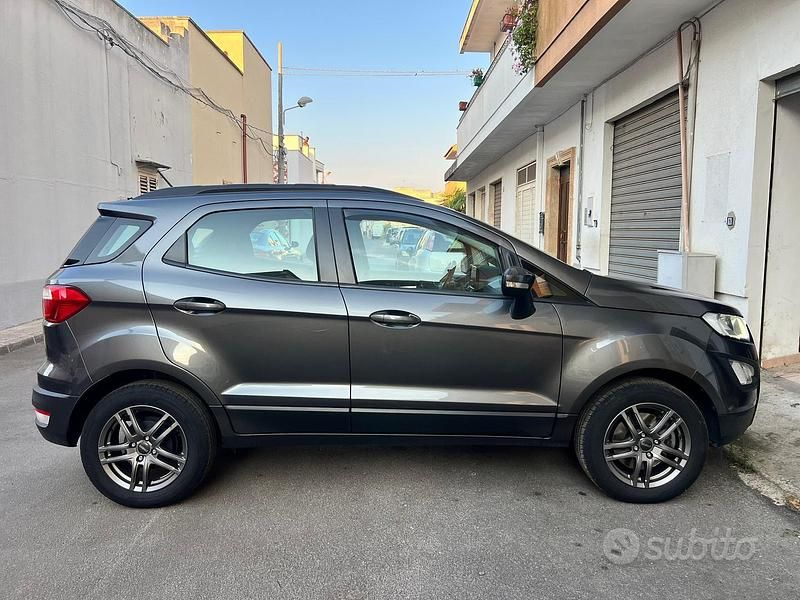 Grigio Usata 2018 Ford Ecosport Sport SUV | 9999 € (Buon prezzo) - Immagine 1/4