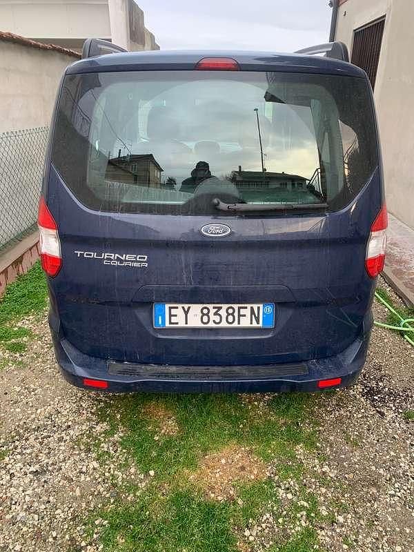 Usata Ford Tourneo Titanium 75 CV (55 kW) 2015 Blu/azzurro Furgone