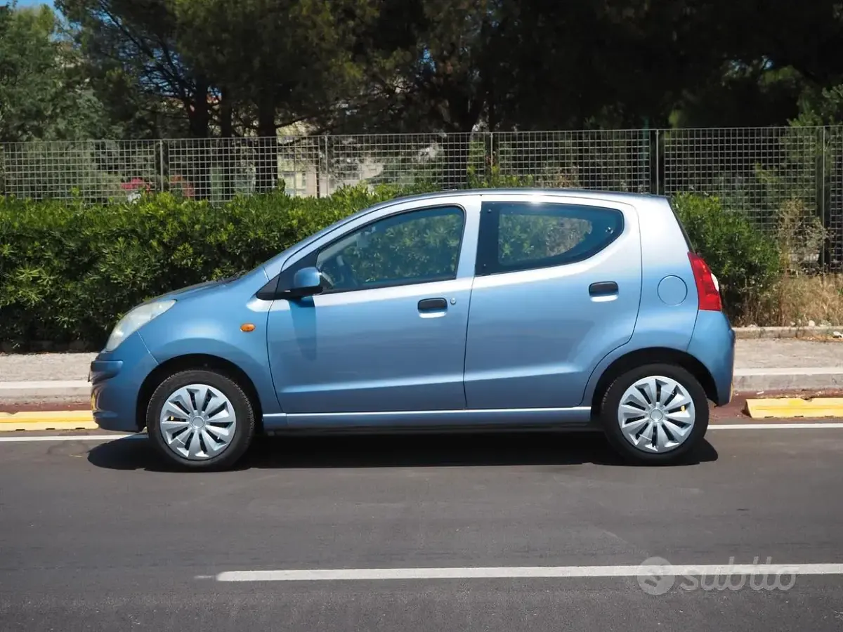 Usata Nissan Pixo Visia 68 CV (50 kW) 2011 Bluazzurro Utilitaria