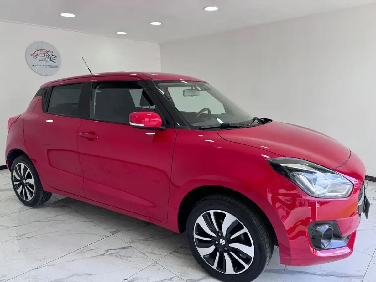 Usata Suzuki Swift Cool 90 CV (66 kW) 2020 Rosso Utilitaria