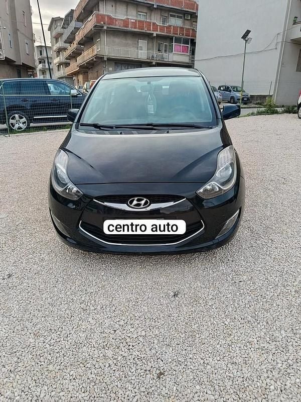 Usata Hyundai ix20 Comfort 90 CV (66 kW) 2011 Blu Utilitaria