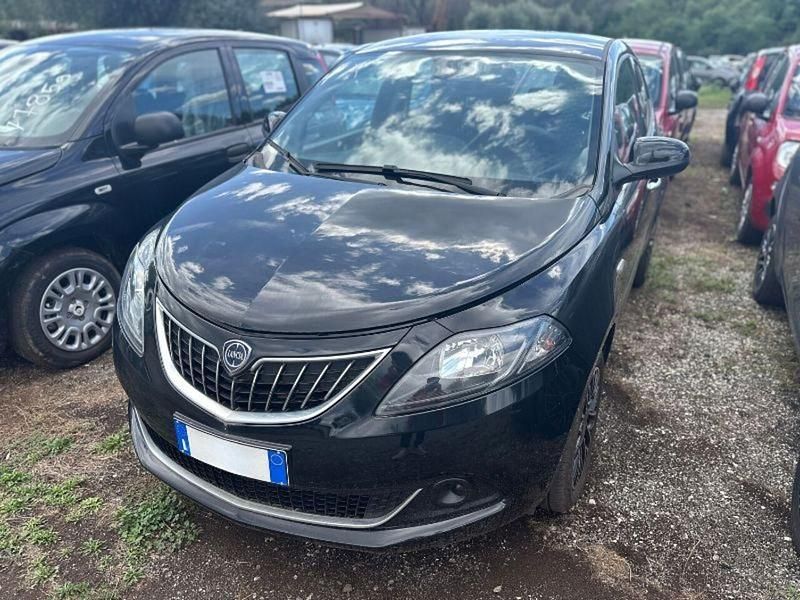Usata Lancia Ypsilon S 70 CV (51 kW) 2024 Nero Utilitaria