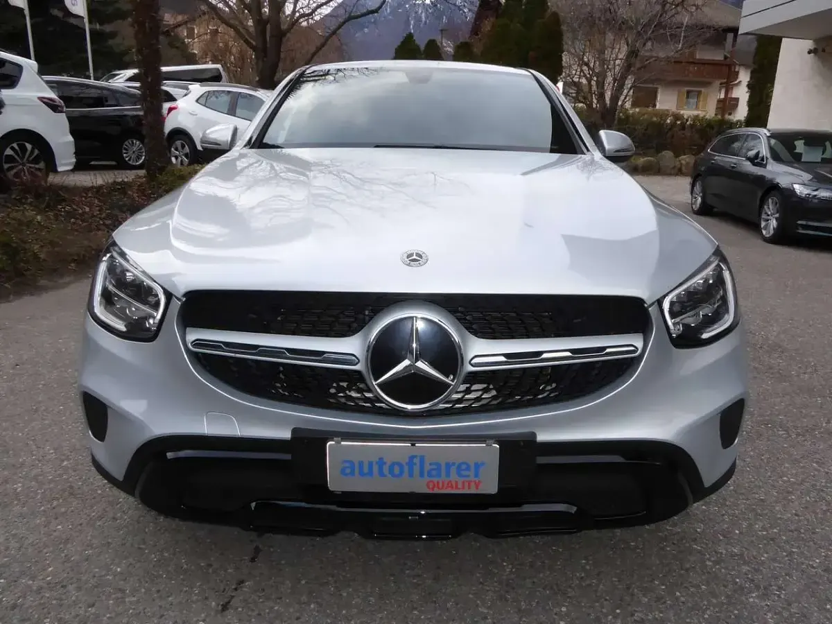 Usata Mercedes GLC300 Business 245 CV (180 kW) 2020 Argento SUV