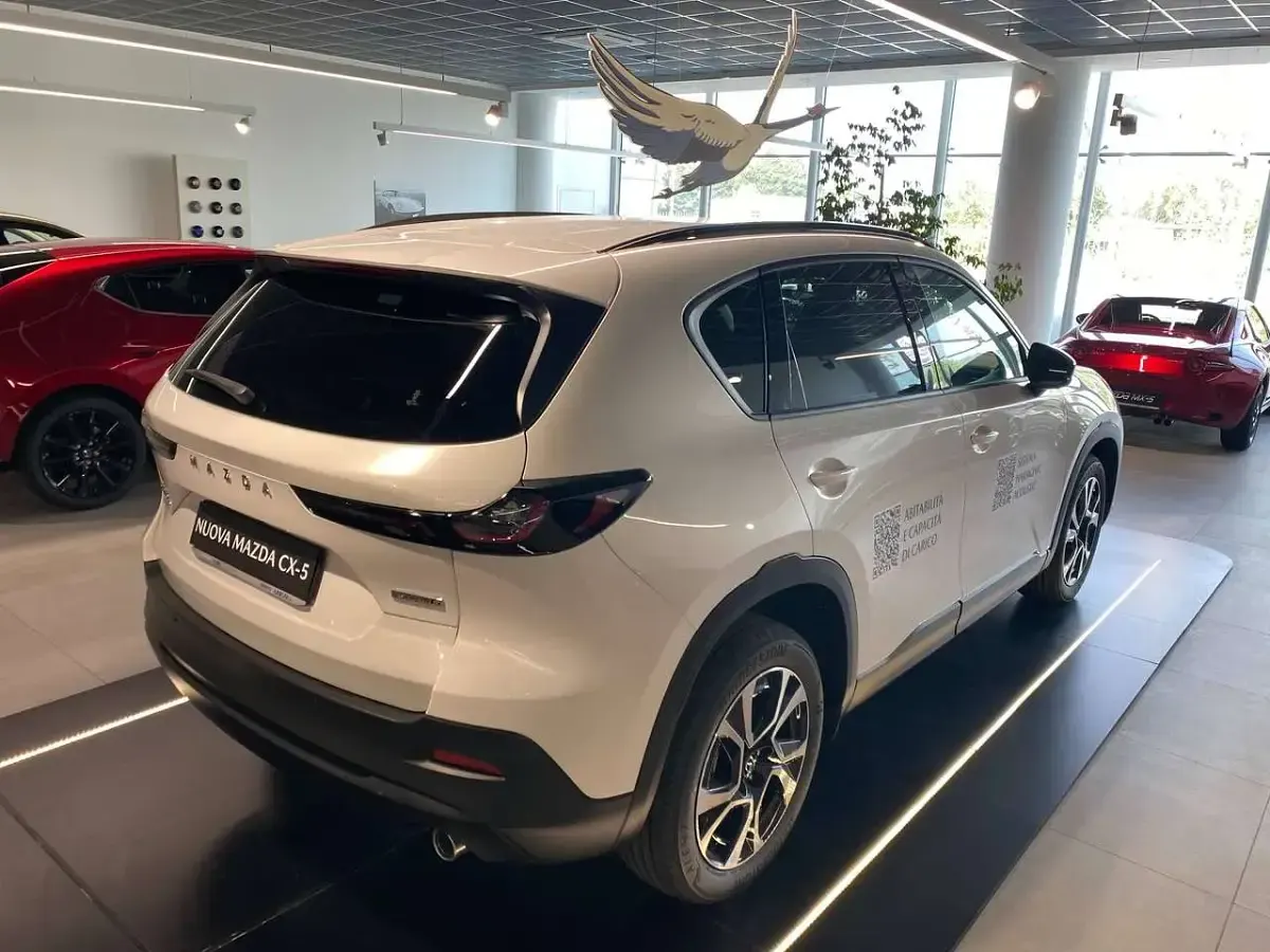 Nuova Mazda CX-5 Exclusive-Line 141 CV (103 kW) 2026 Rhodium white SUV