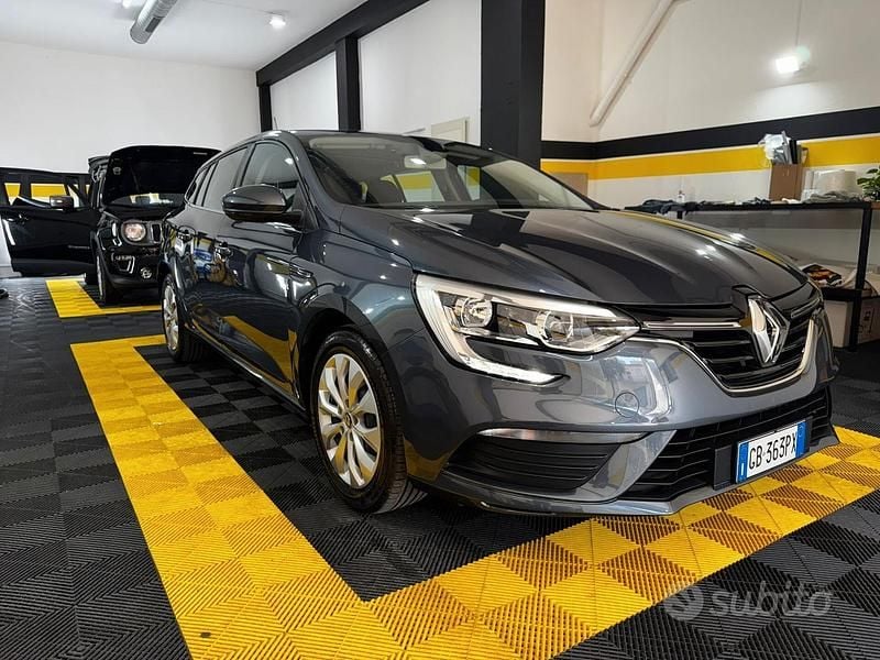Usata Renault Mégane GrandTour Business 95 CV (69 kW) 2020 Blu Station wagon