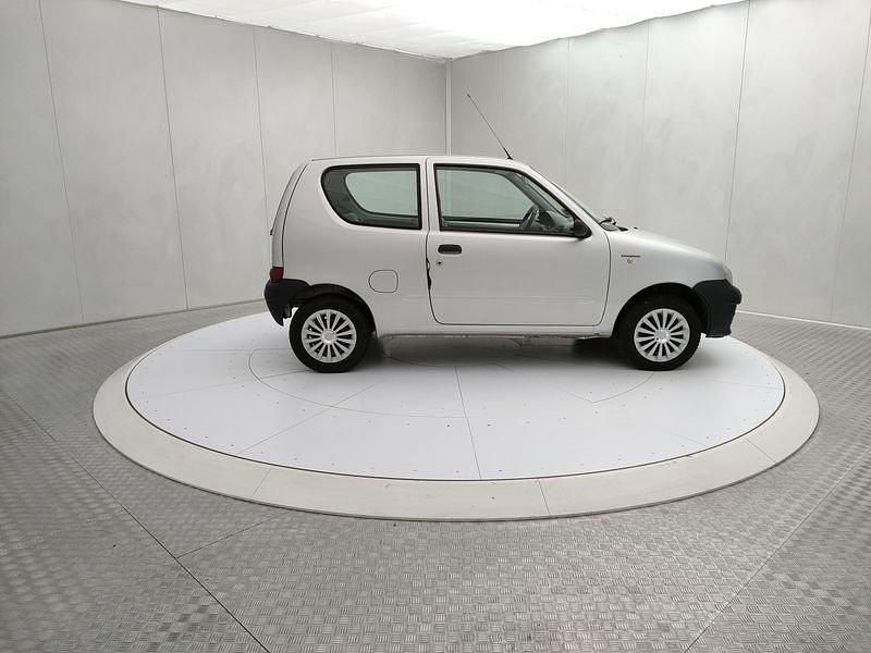 Usata Fiat 600 54 CV (39 kW) 2010 Argento Utilitaria