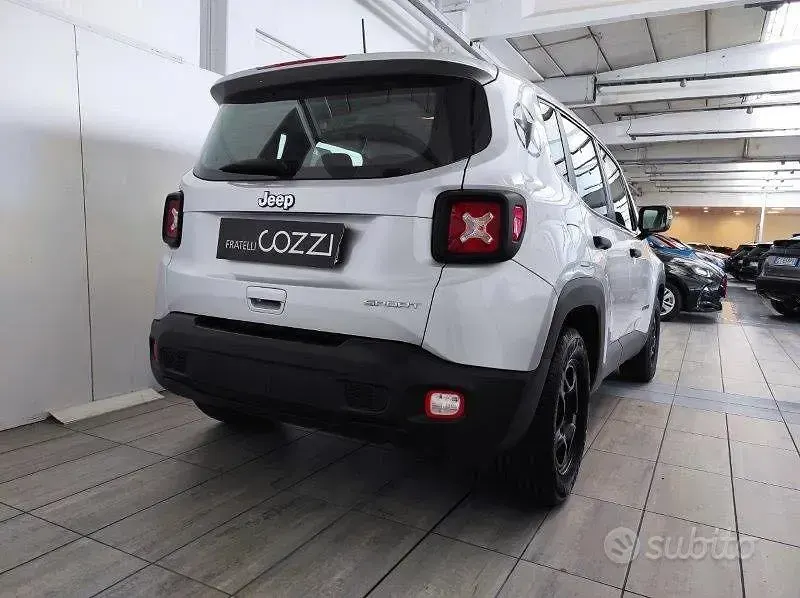 Usata Jeep Renegade Sport 120 CV (88 kW) 2018 Grigio SUV