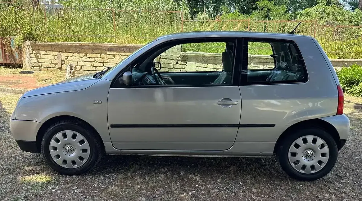 Usata VW Lupo Trendline 50 CV (36 kW) 2003 Grigio argento met. Utilitaria