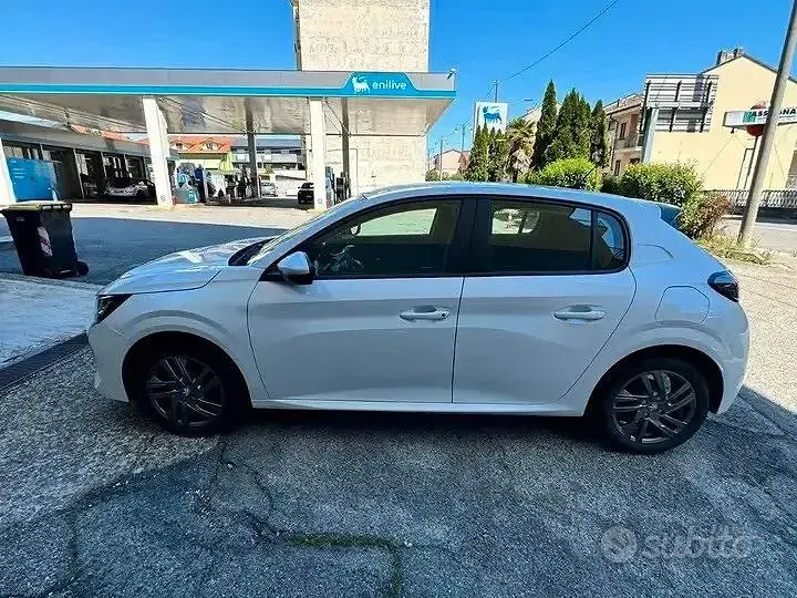 Usata Peugeot 208 Allure 75 CV (55 kW) 2021 Bianco Utilitaria