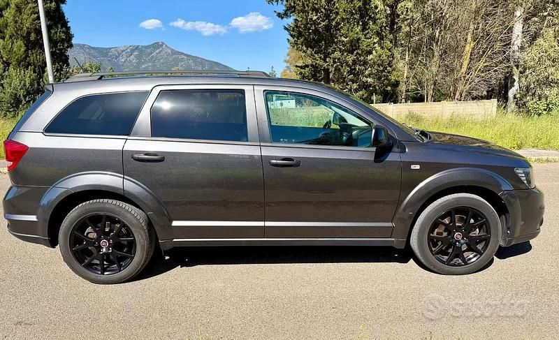 Usata Fiat Freemont Lounge 170 CV (125 kW) 2015 Grigio SUV