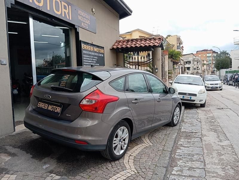 Usata Ford Focus Titanium 115 CV (84 kW) 2012 Grigio Berlina