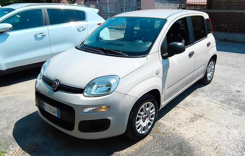 Beige Usata 2017 Fiat Panda Due volumi | 8700 € (Buon prezzo) - Immagine 1/4