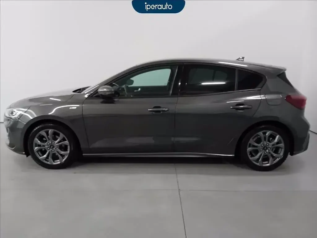 Occasion Ford Focus ST-Line 125 PK (91 kW) 2023 Grijs Sedan