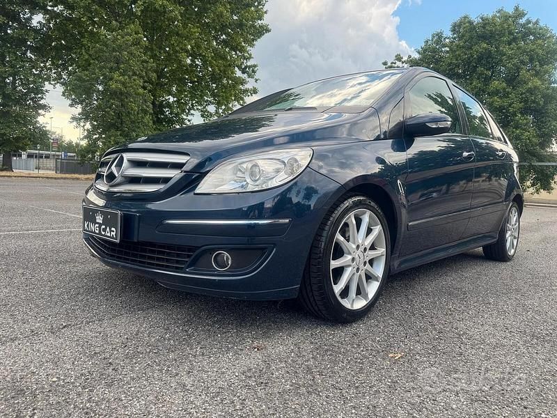 Usata Mercedes B200 140 CV (102 kW) 2006 Blu Monovolume