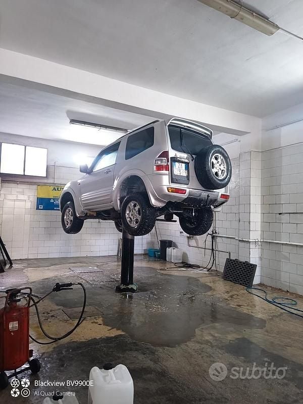 Usata Mitsubishi Pajero 160 CV (117 kW) 2003 Grigio SUV