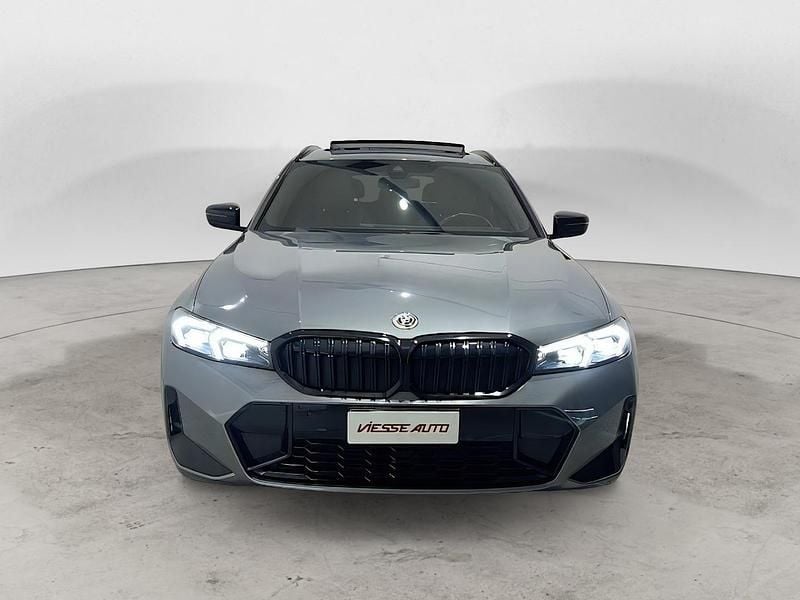 Usata BMW 330e M Sport 292 CV (214 kW) 2023 Grigio Station wagon
