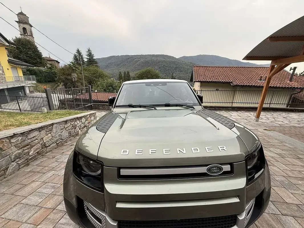 Usata Land Rover Defender First Edition 249 CV (183 kW) 2021 Verde SUV
