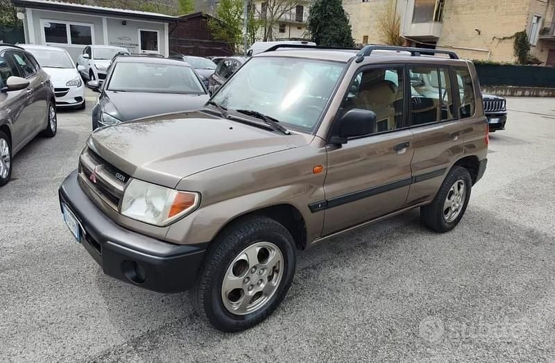 Usata Mitsubishi Pajero 129 CV (94 kW) 2002 Marrone SUV