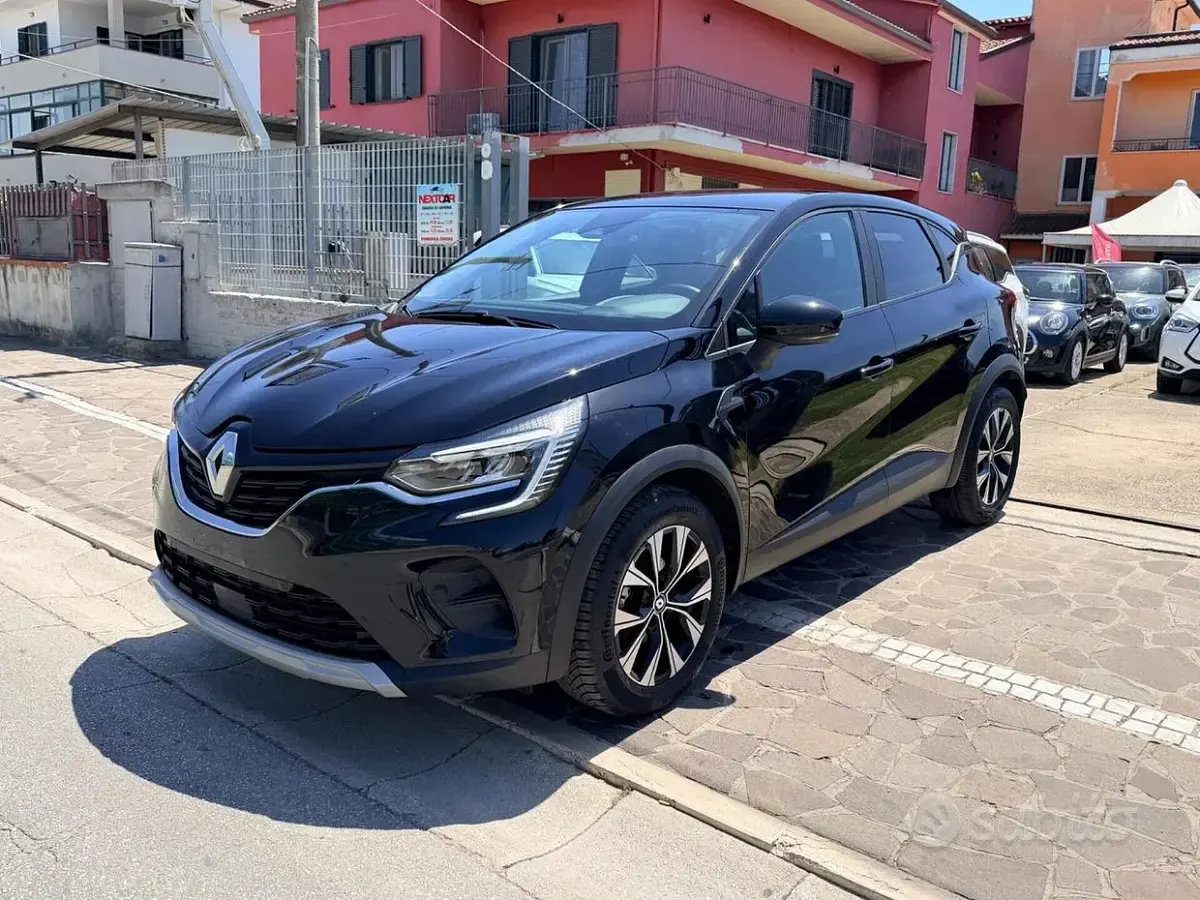Usata Renault Captur Evolution 101 CV (74 kW) 2024 Nero SUV