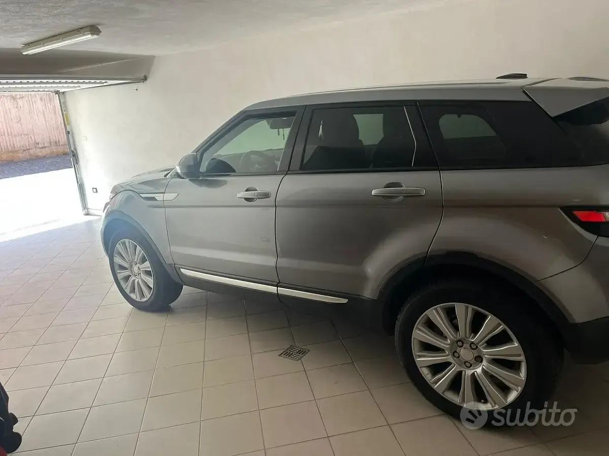 Usata Land Rover Range Rover evoque 190 CV (139 kW) 2014 Grigio SUV