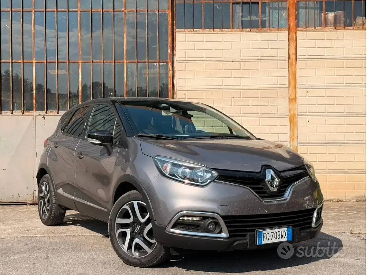 Usata Renault Captur 90 CV (66 kW) 2017 Grigio SUV