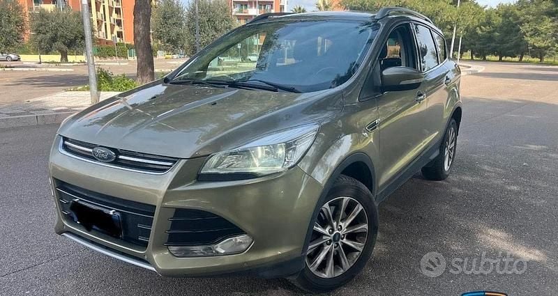 Usata Ford Kuga Titanium 150 CV (110 kW) 2015 Verde SUV