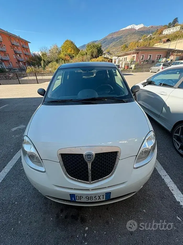 Usata Lancia Ypsilon 90 CV (66 kW) 2008 Bianco Utilitaria