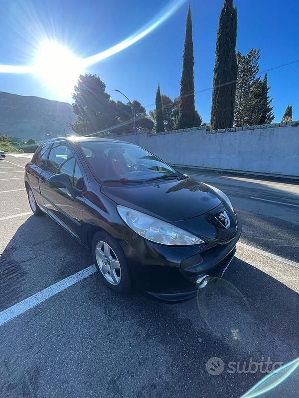 Usata Peugeot 207 75 CV (55 kW) 2006 Nero Utilitaria