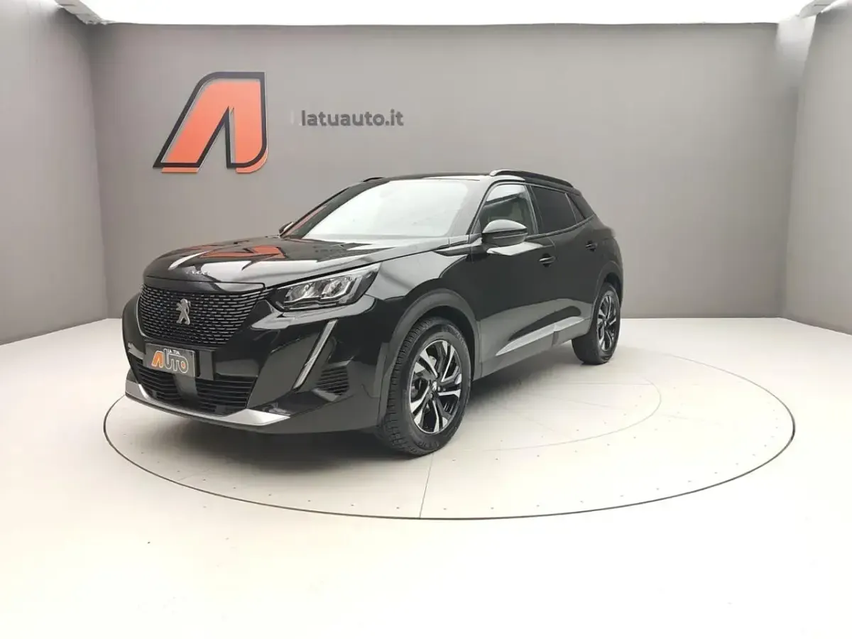 Usata Peugeot 2008 131 CV (96 kW) 2023 SUV