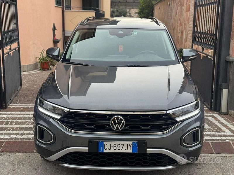 Usata VW T-Roc R-line 150 CV (110 kW) 2022 Grigio SUV