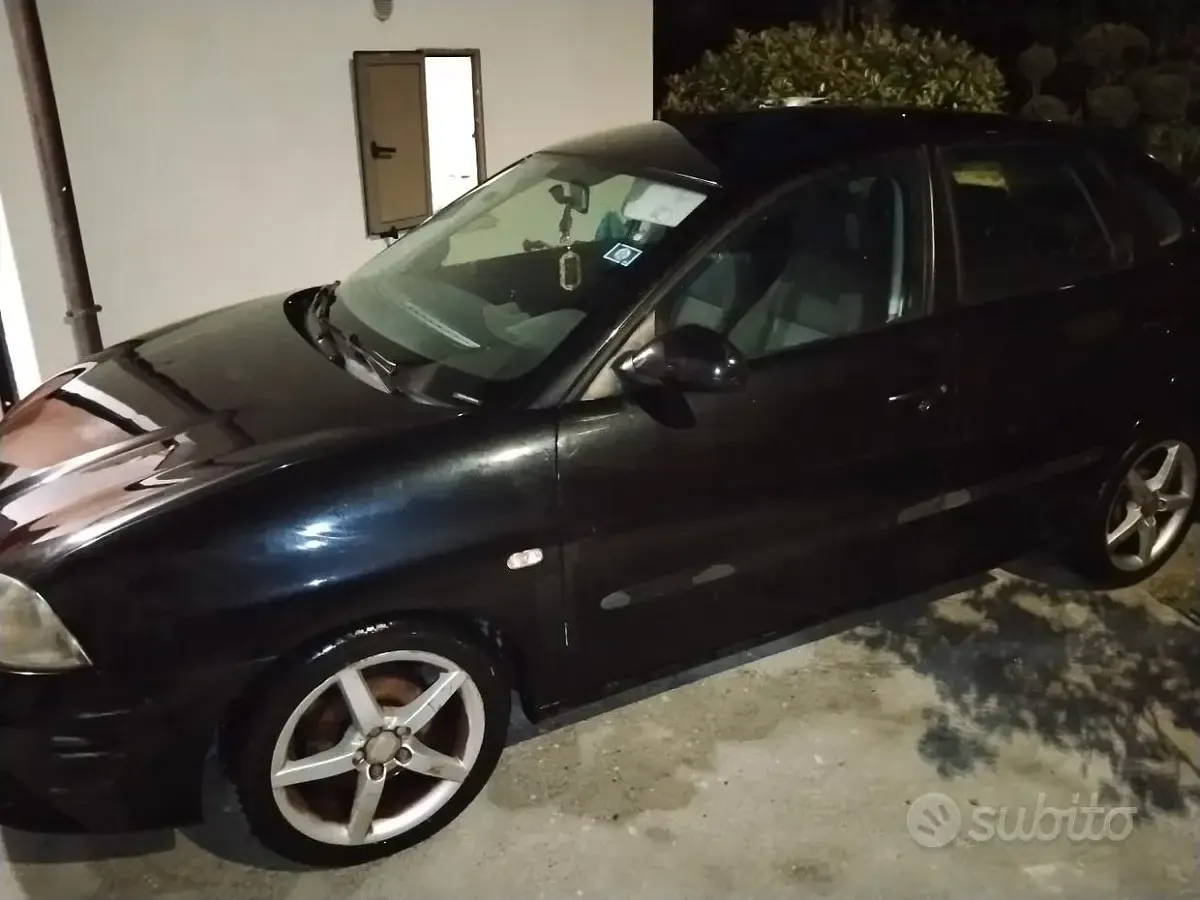Usata Seat Ibiza 101 CV (74 kW) 2006 Nero Utilitaria
