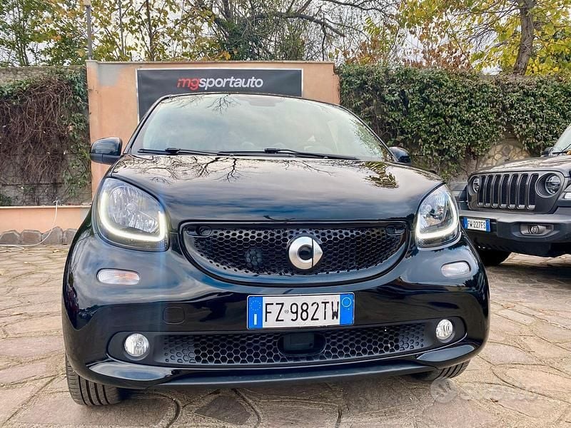 Nero Usata 2019 Smart ForFour Passion Utilitaria | 13.480 € (Buon prezzo) - Immagine 1/4