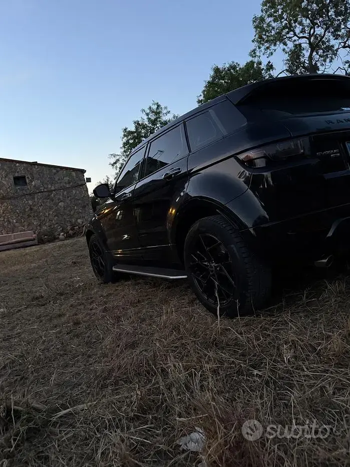 Usata Land Rover Range Rover evoque 150 CV (110 kW) 2017 Nero Station wagon