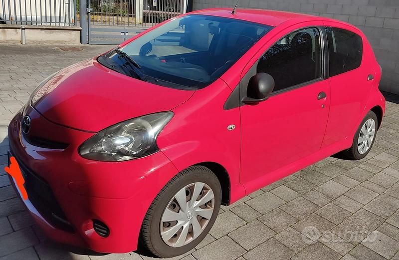 Usata Toyota Aygo 2014 Rosso Utilitaria