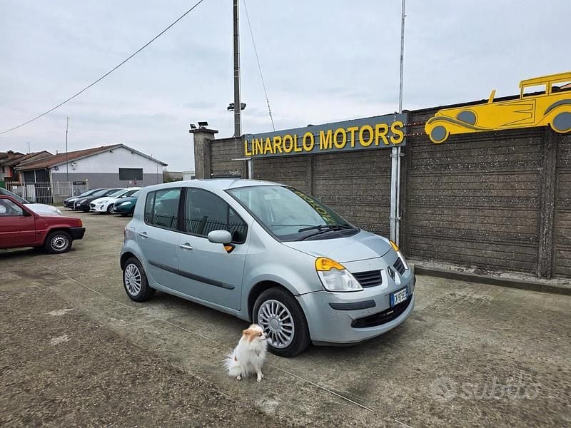 Grigio Usata 2005 Renault Modus Luxe Monovolume | 1499 € (Buon prezzo) - Immagine 1/4