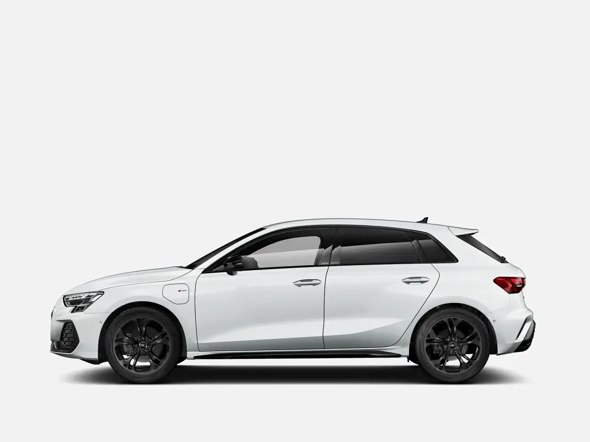 Nuova Audi A3 Sportback e-tron S-Line 204 CV (150 kW) 2026 Bianco ghiaccio metallizzato Utilitaria