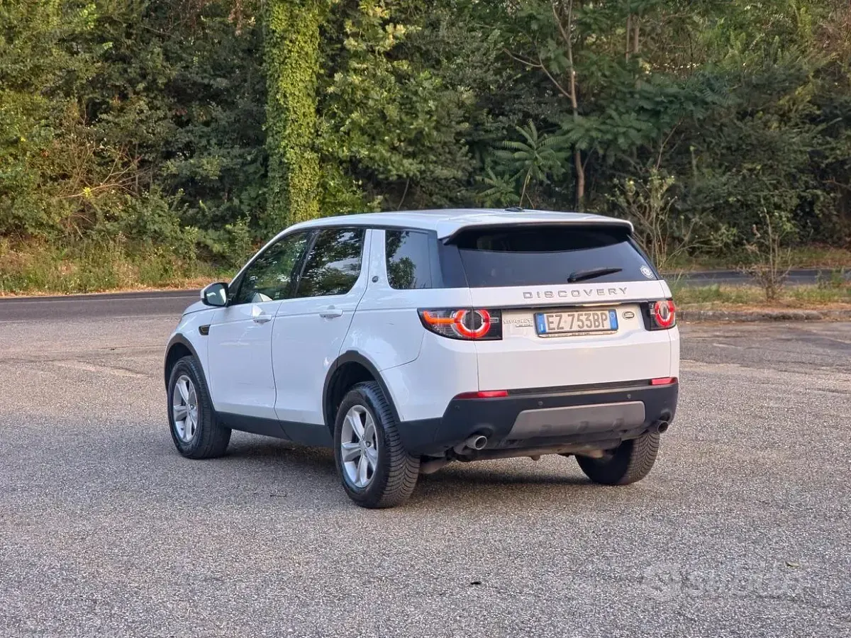 Usata Land Rover Discovery 4 HSE Luxury 150 CV (110 kW) 2015 Bianco SUV