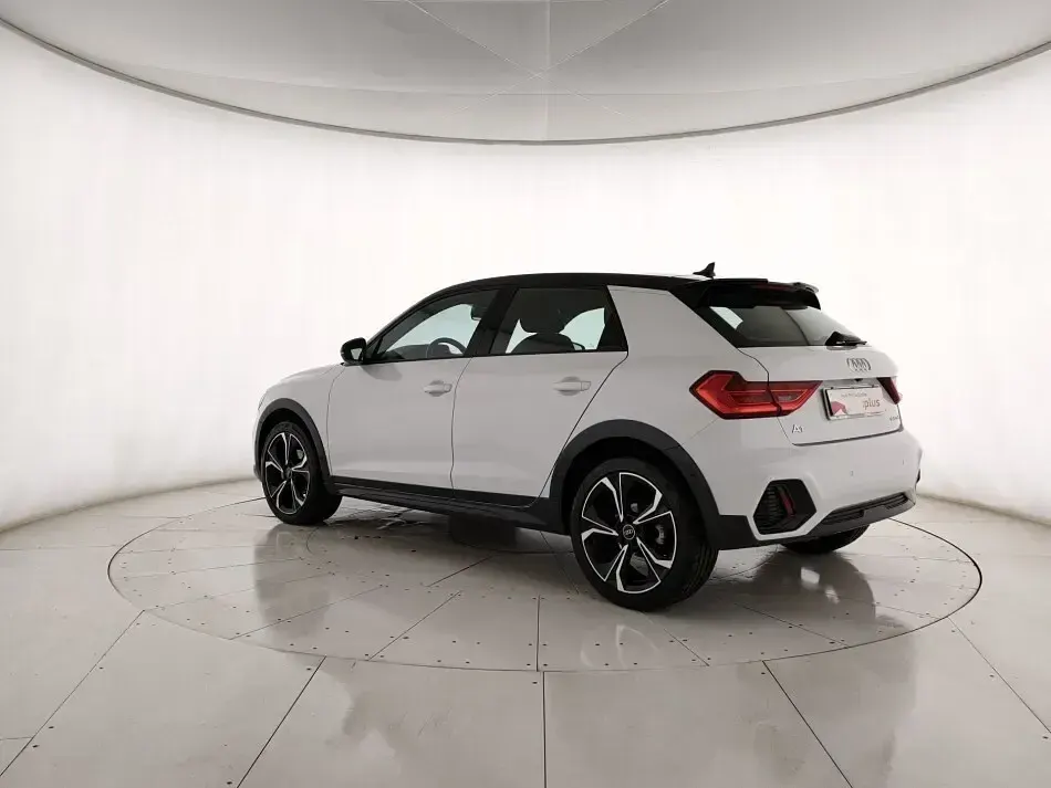 Occasion Audi A1 Ambiente 110 ch (80 kW) 2023 Blanc SUV