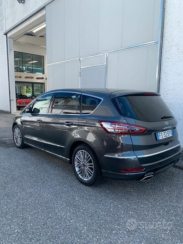 Usata Ford S-MAX Vignale 150 CV (110 kW) 2018 Grigio Monovolume