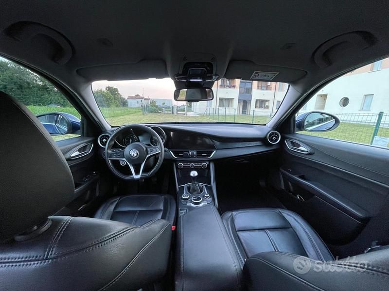 Usata Alfa Romeo Giulia 190 CV (139 kW) 2019 Blu Berlina