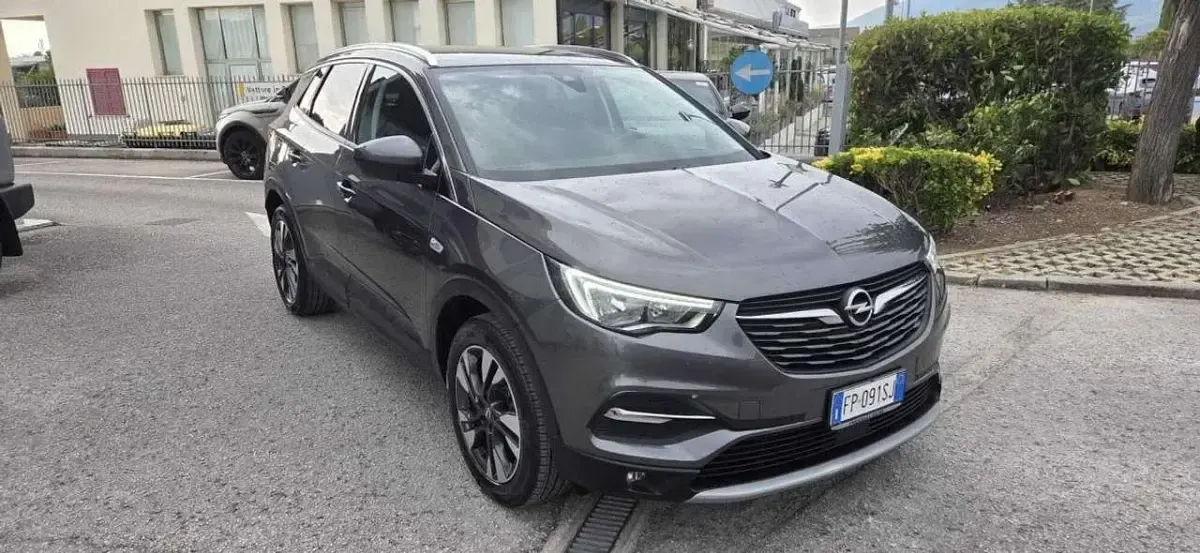 Usata Opel Grandland X Innovation 131 CV (96 kW) 2018 Grigio chiaro SUV