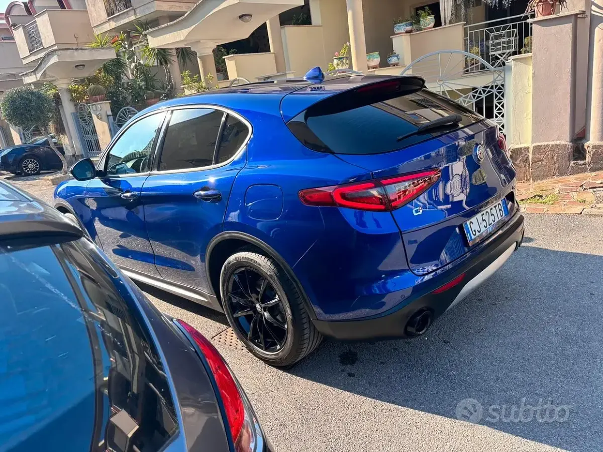 Usata Alfa Romeo Stelvio Super 200 CV (147 kW) 2022 Bluazzurro SUV